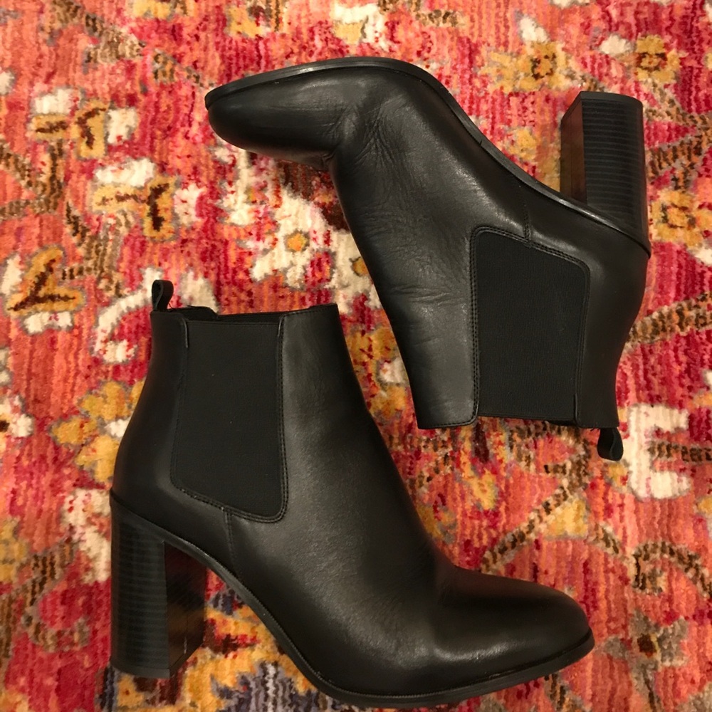 Black ankle booties sz 41 made in Spain *leather*